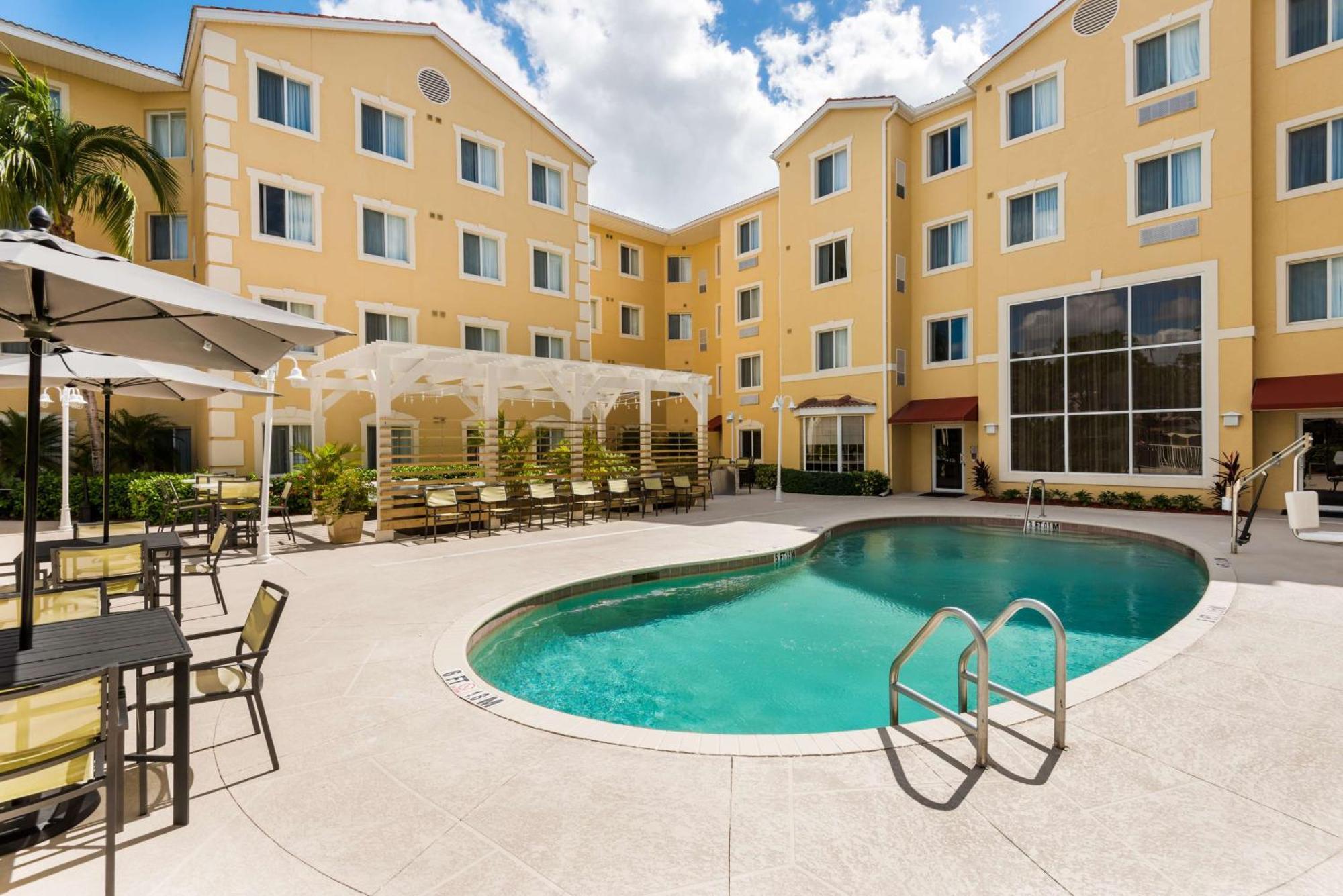 Homewood Suites By Hilton Bonita Springs Exterior photo