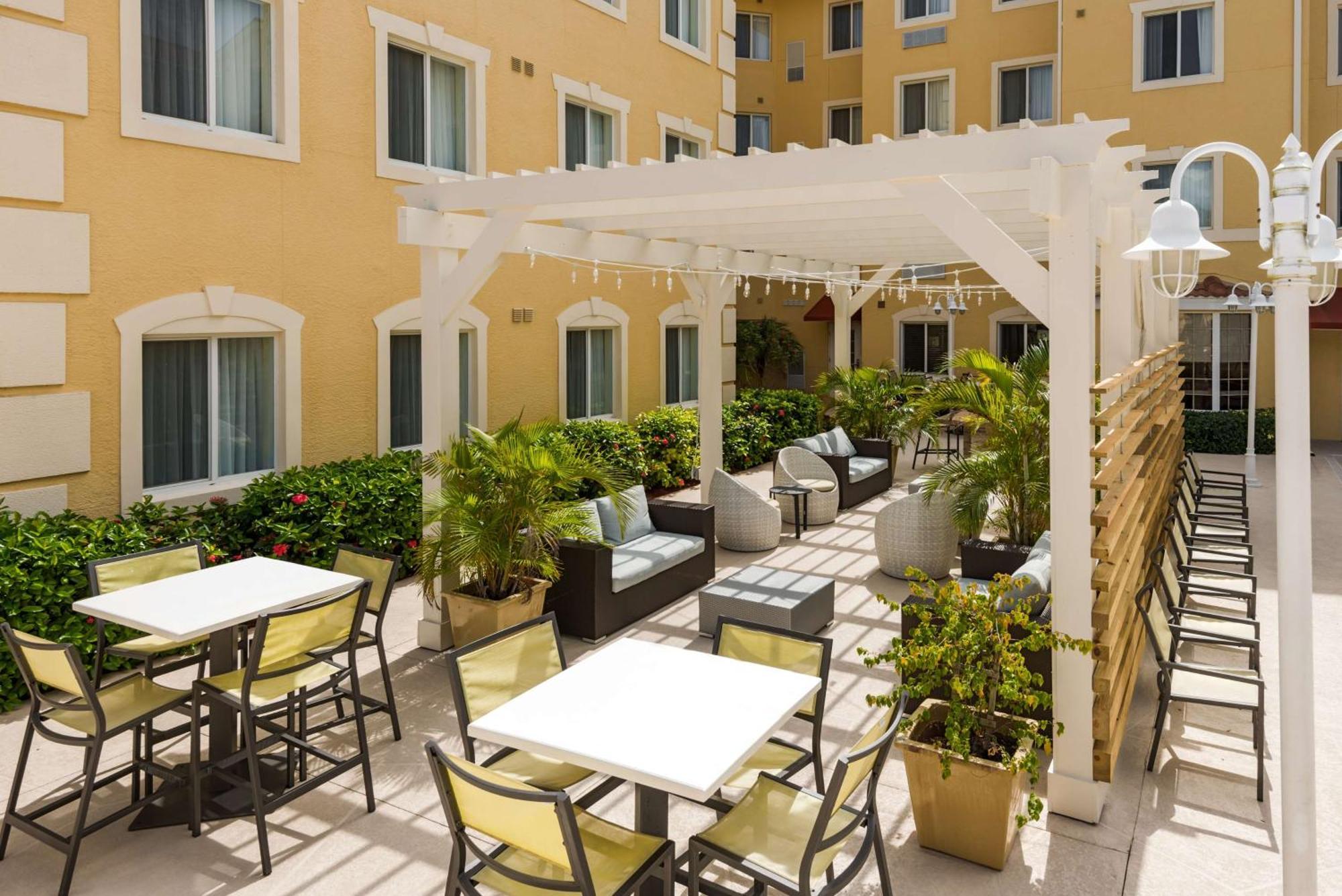 Homewood Suites By Hilton Bonita Springs Exterior photo